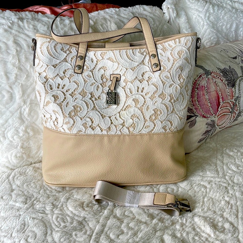 NWOT Jessica Simpson tote